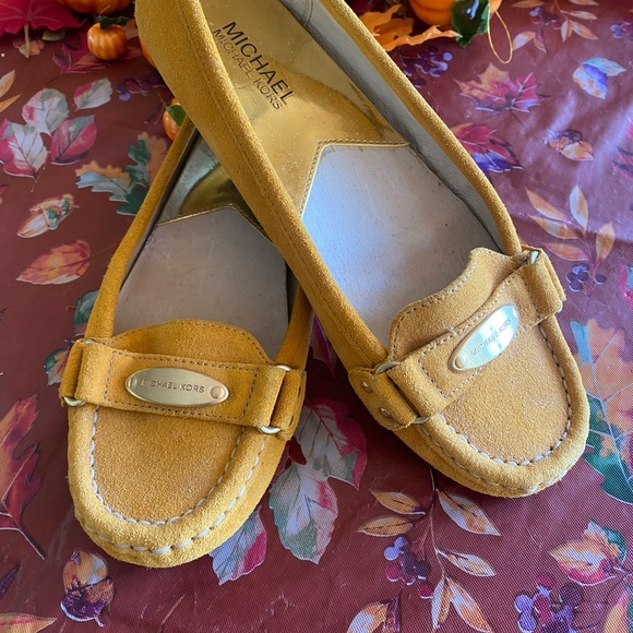 Micheal Kors Flats - Picture 1 of 4